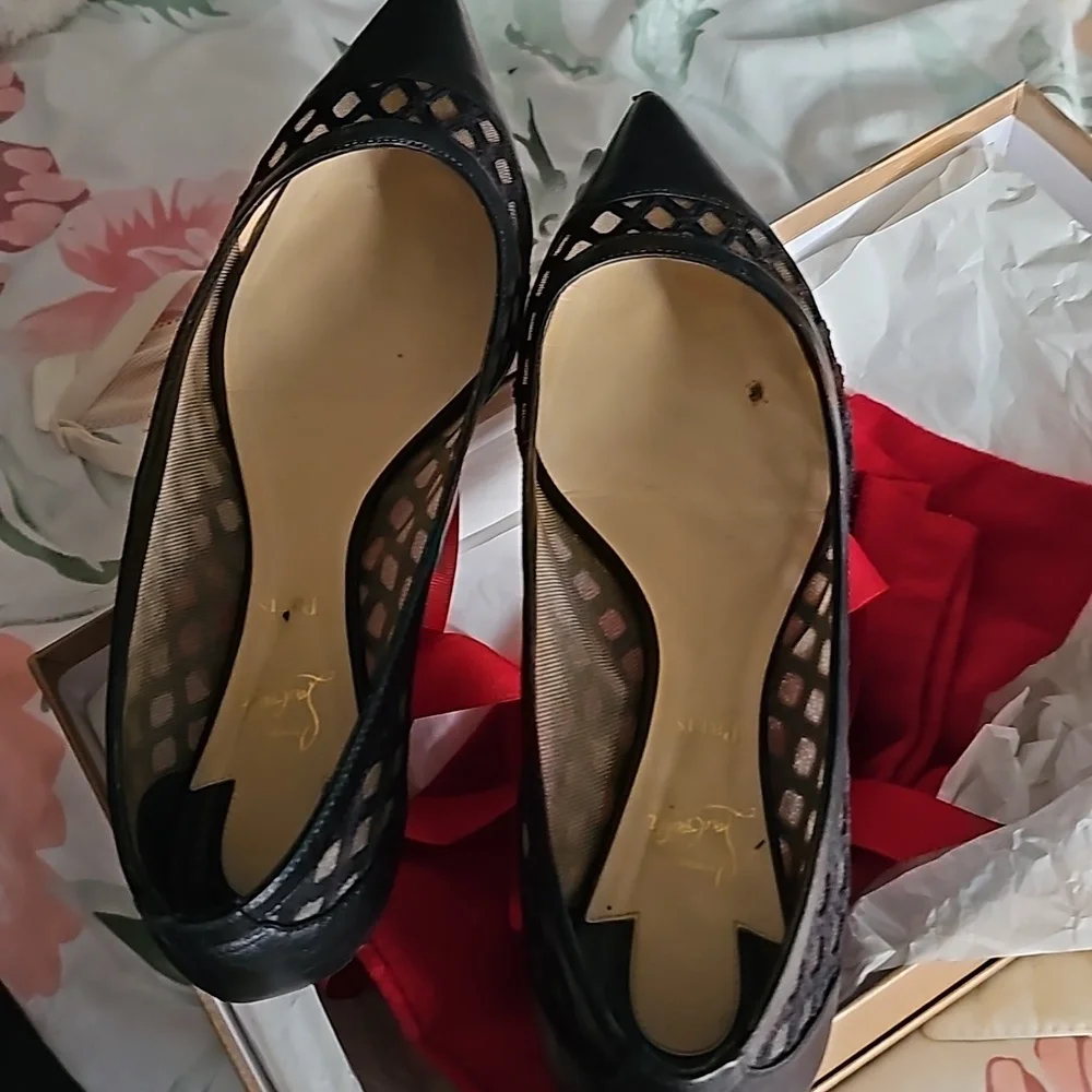 Shoes - Picture 1 of 4